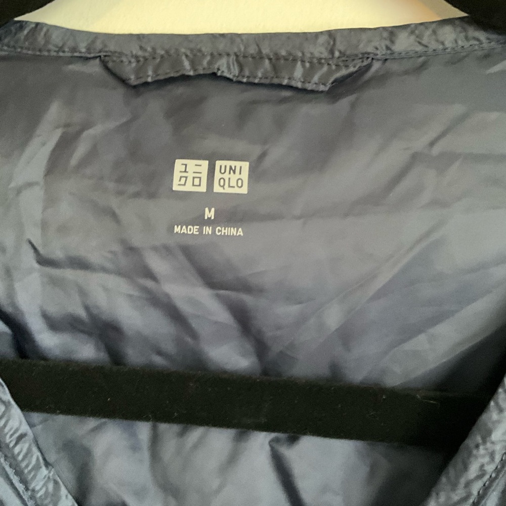 Uniqlo Puffer Vest - Men’s’ Size Medium - Picture 2 of 3